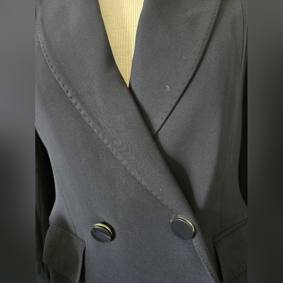 MASSIMO DUTTI Women's Navy Fitted Double-Breasted Blazer. Size 2 - Picture 4 of 15
